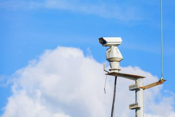 Intégration des solutions IoT pour améliorer la surveillance des installations industrielles